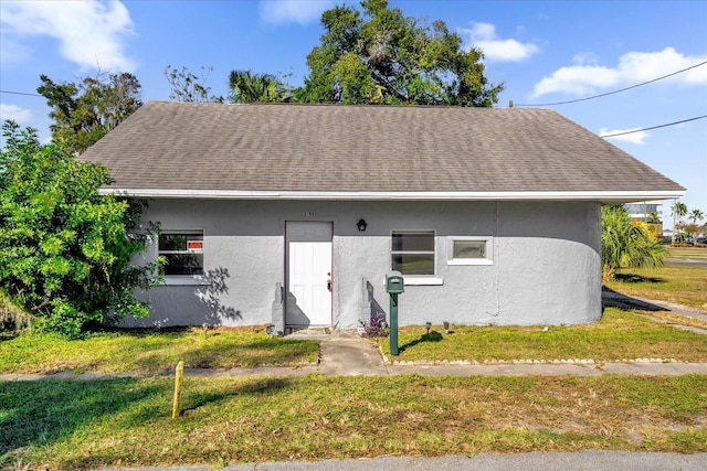 view of front of house with a front yard