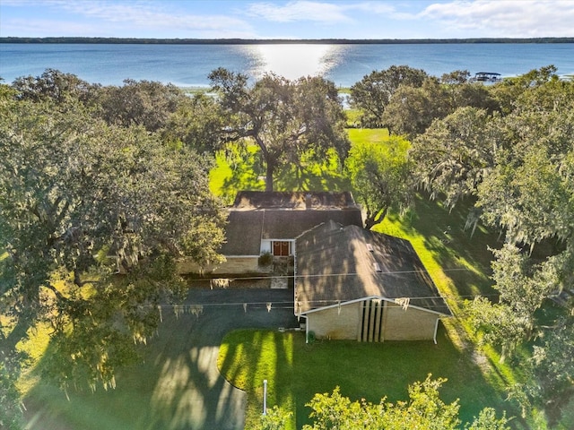 bird's eye view featuring a water view