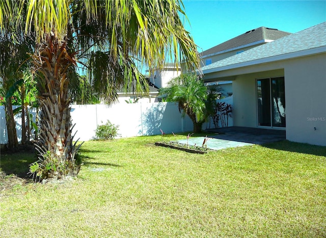 view of yard with a patio