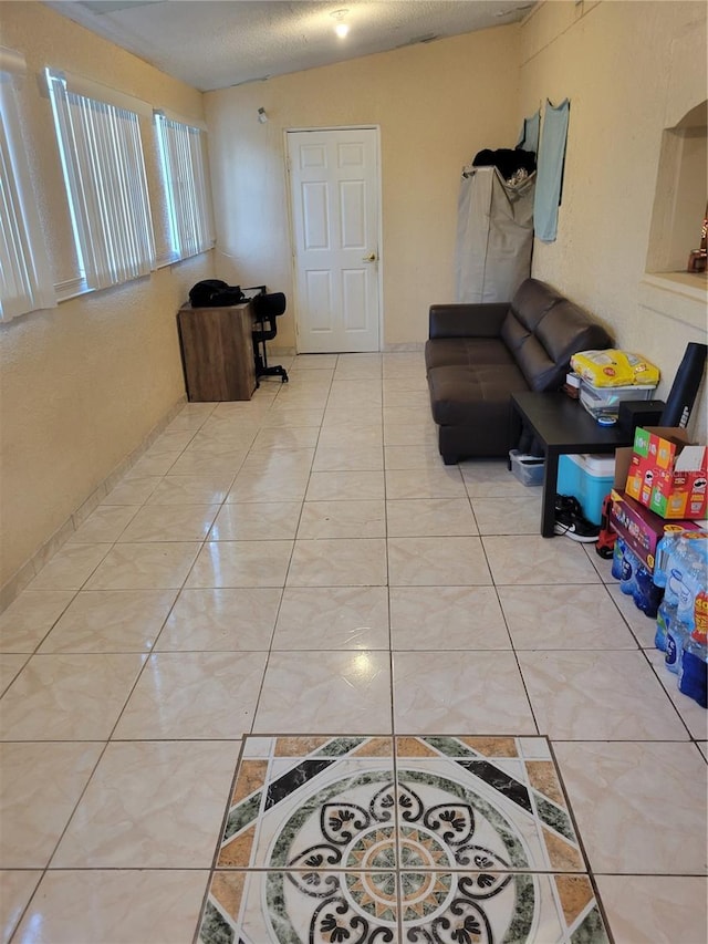 566/568 Imperial Pl, Kissimmee, FL 34758 - living area featuring light tile patterned floors