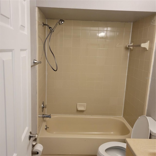 566/568 Imperial Pl, Kissimmee, FL 34758 - full bathroom featuring toilet, bathtub / shower combination, and vanity