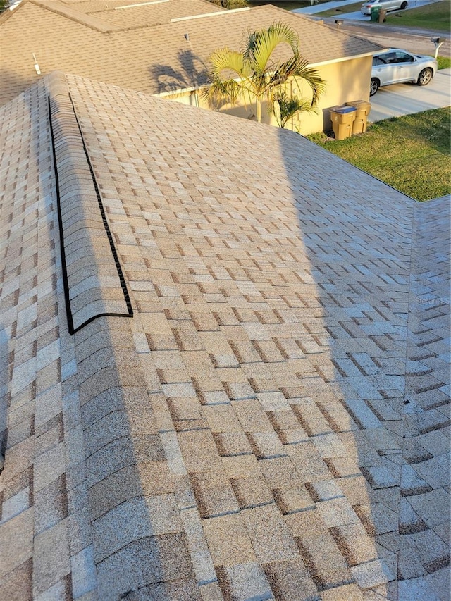566/568 Imperial Pl, Kissimmee, FL 34758 - exterior view of roof with shingles