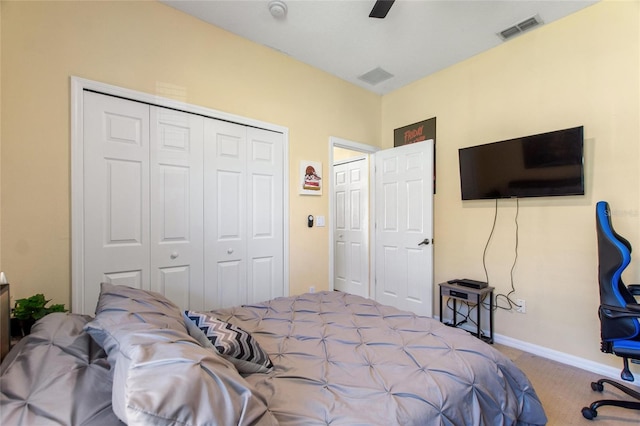 carpeted bedroom featuring ceiling fan