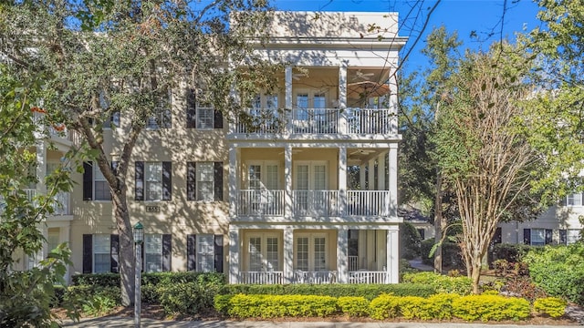 view of front of house with a balcony