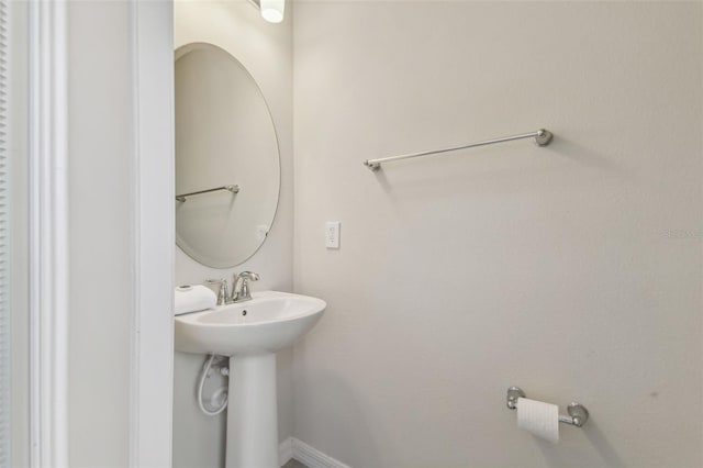 bathroom with sink