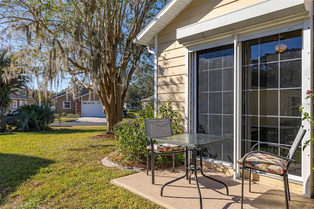 5846 Greenbriar Ct, Zephyrhills, FL 33542 - view of patio / terrace