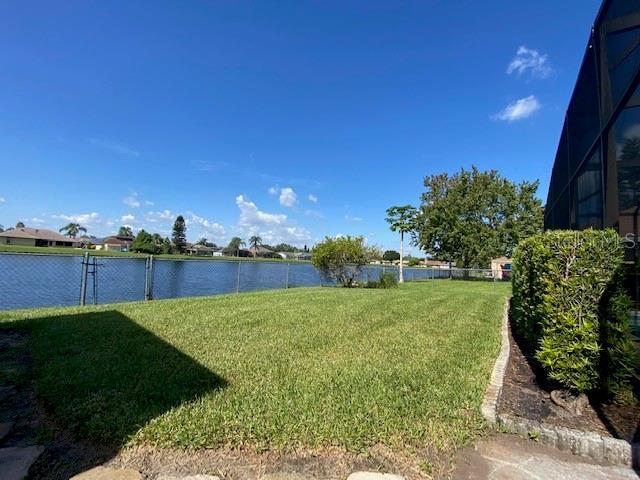 view of yard featuring a water view