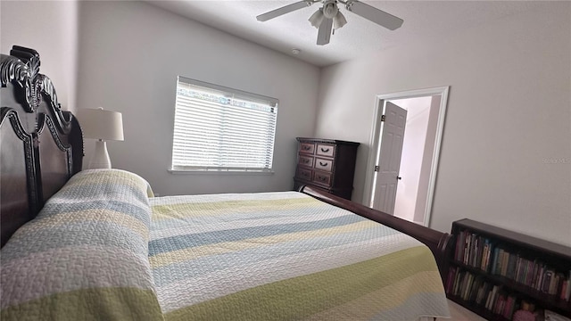 bedroom with ceiling fan