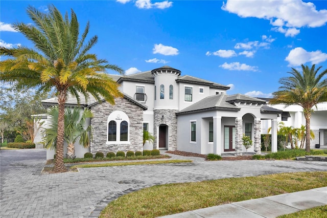 view of mediterranean / spanish-style house