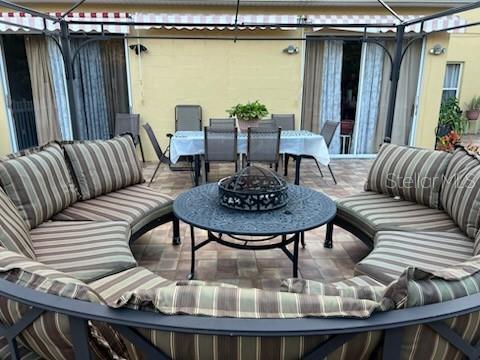 view of patio / terrace with outdoor dining area and outdoor lounge area