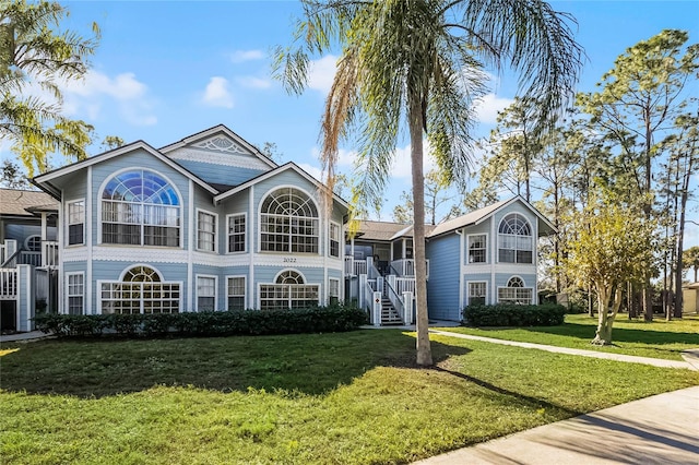 view of front of property with a front yard