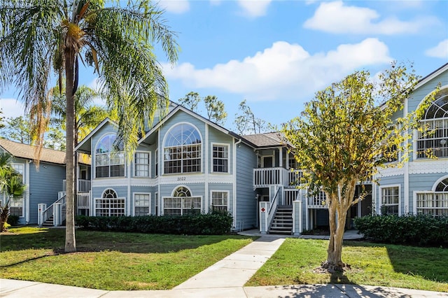 view of front of house with a front yard