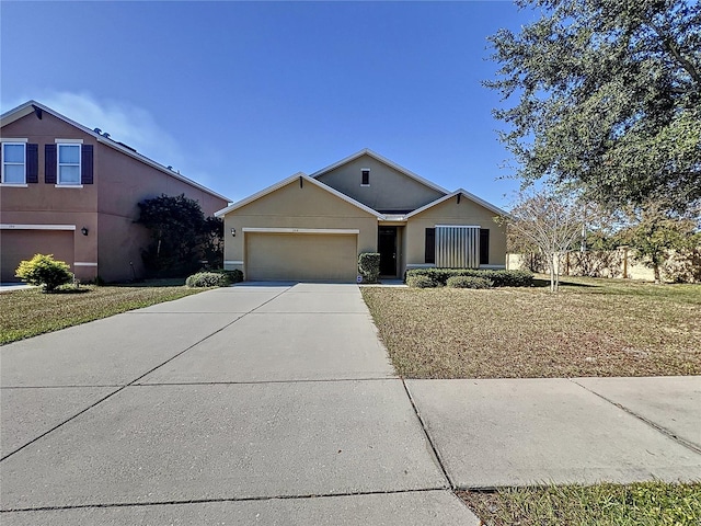 view of front of property featuring a front yard