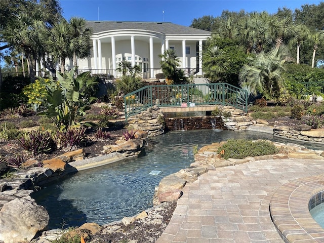 view of swimming pool