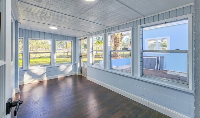 view of unfurnished sunroom