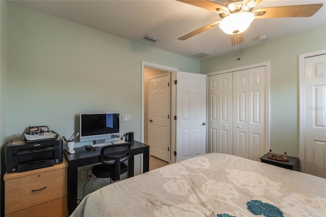 bedroom featuring ceiling fan