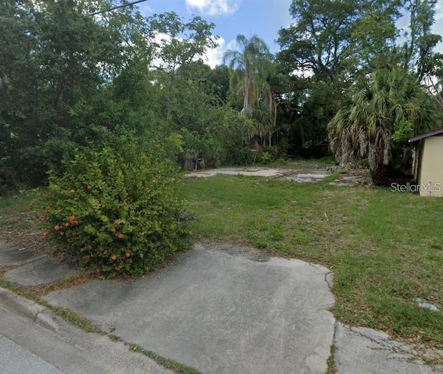 Listing photo 3 for 1107 Putnam Dr, Sarasota FL 34234