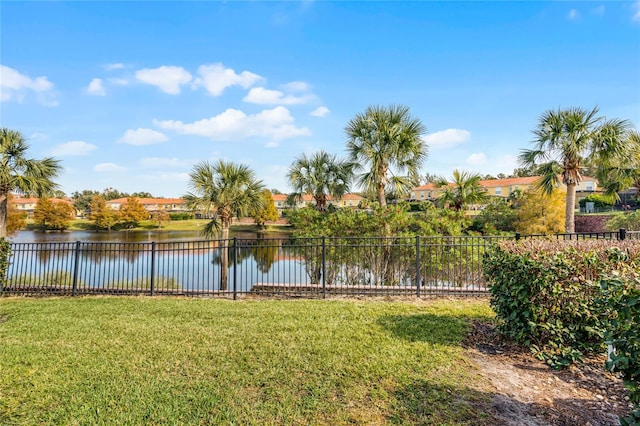 view of yard featuring a water view