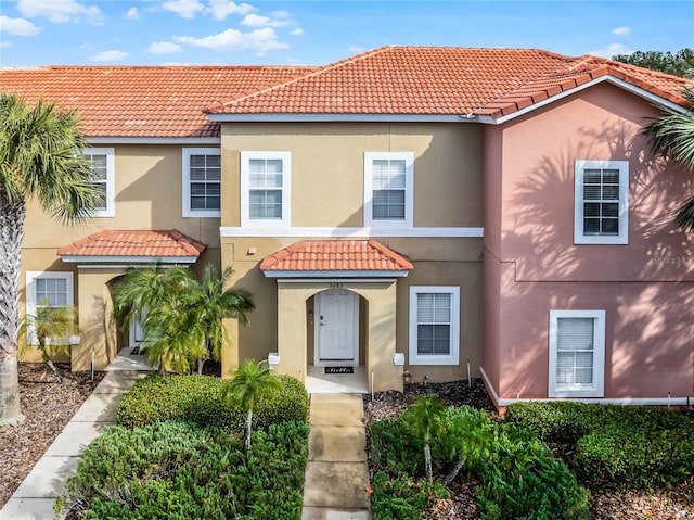 view of mediterranean / spanish-style home