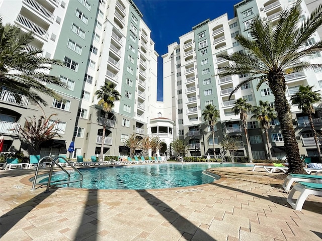 view of swimming pool