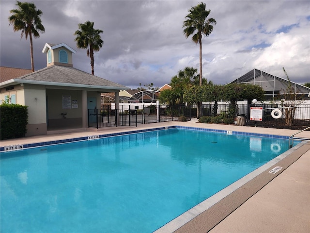 view of swimming pool