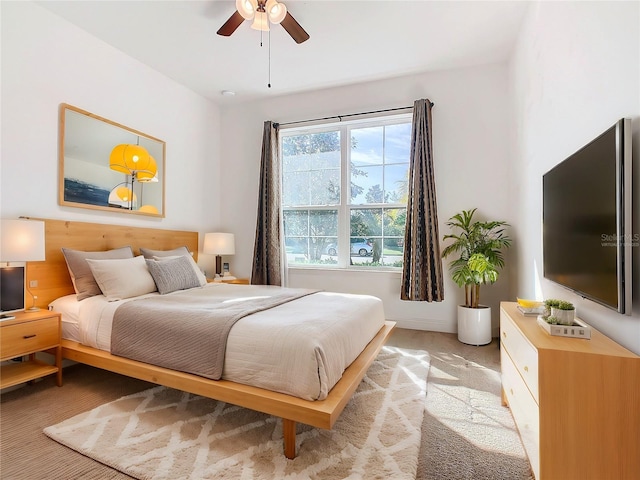 bedroom with ceiling fan