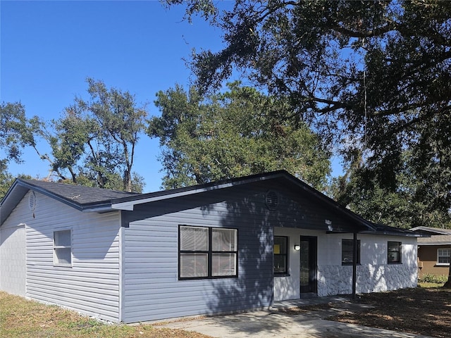 view of front of house