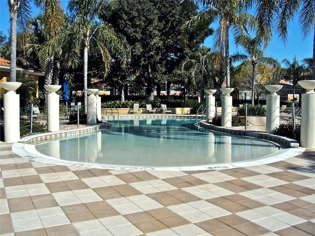 view of swimming pool