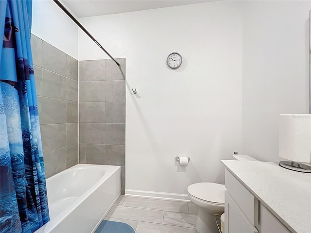 full bathroom with shower / bath combo with shower curtain, vanity, and toilet