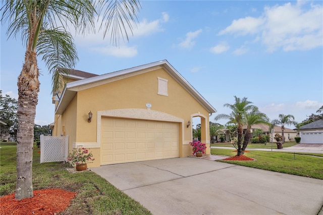 view of front of house with a front lawn