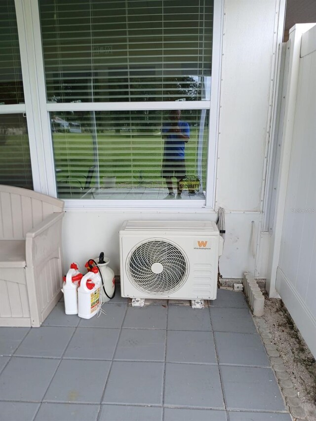 921 Club Cir, Lakeshore, FL 33854 - photo 2