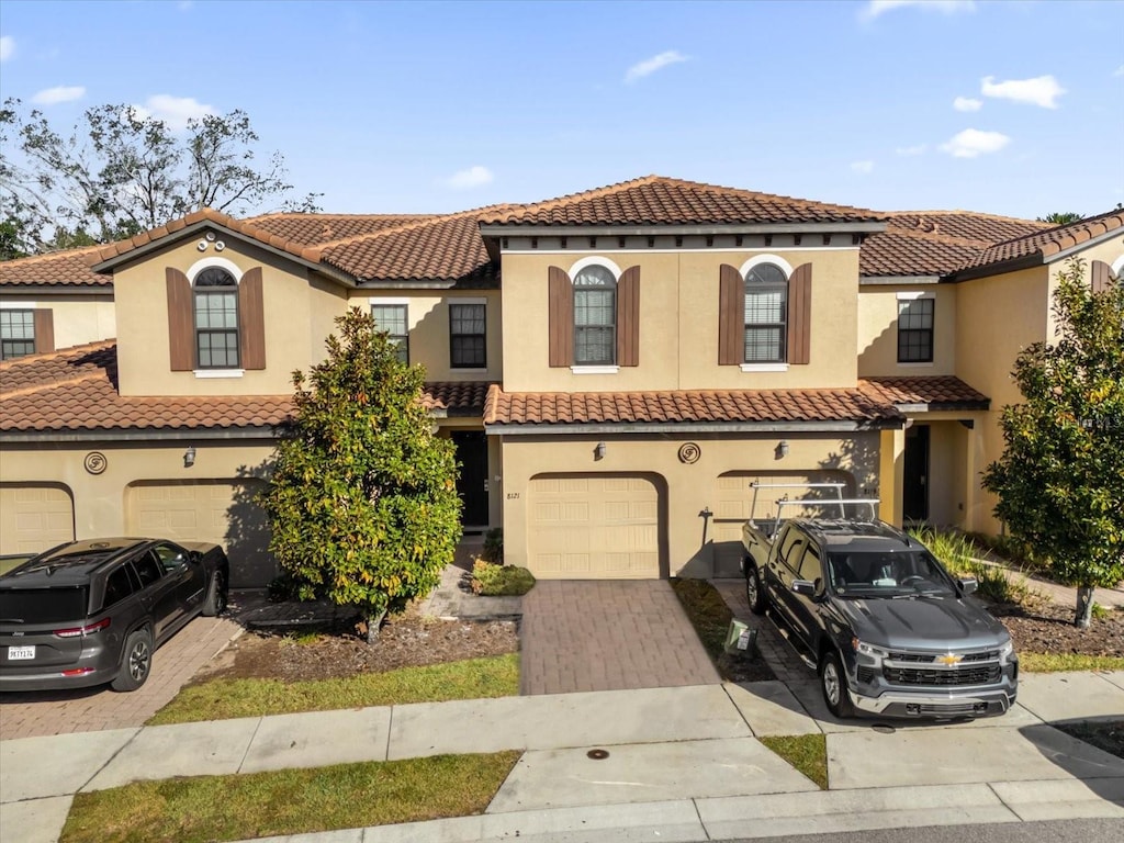 8121 Roseville Blvd, Davenport, FL 33896 - photo 1