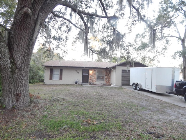 view of front facade featuring a garage