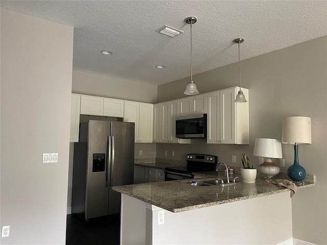 kitchen with white cabinetry, sink, kitchen peninsula, stainless steel appliances, and a textured ceiling