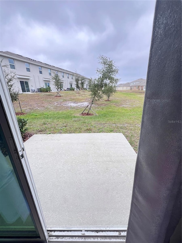 view of yard with a patio