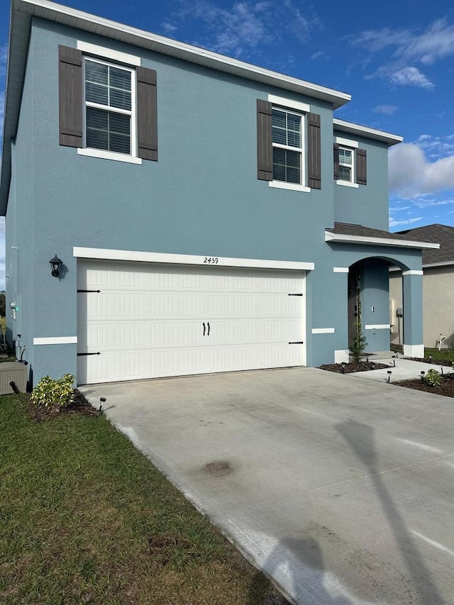 view of front facade with a garage