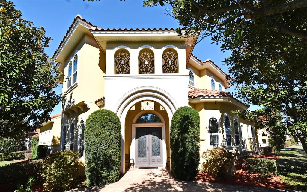 view of mediterranean / spanish-style home