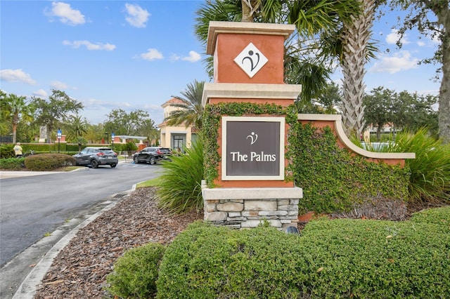 view of community / neighborhood sign