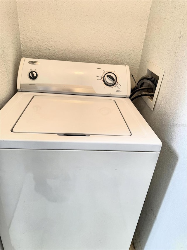 laundry room featuring washer / clothes dryer