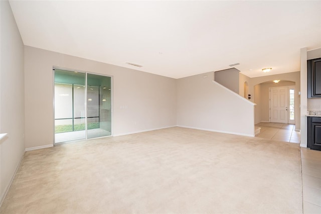 empty room featuring light tile patterned flooring