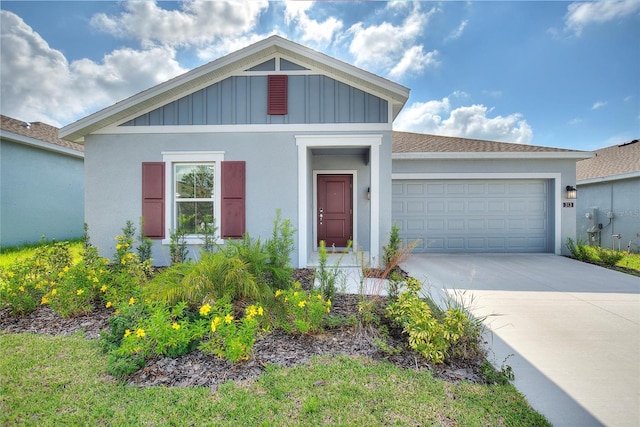 view of front facade with a garage