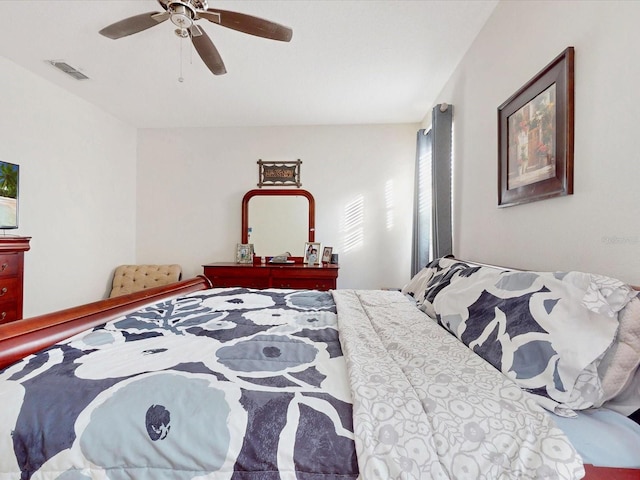 bedroom with ceiling fan