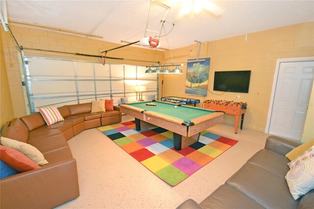 rec room featuring pool table