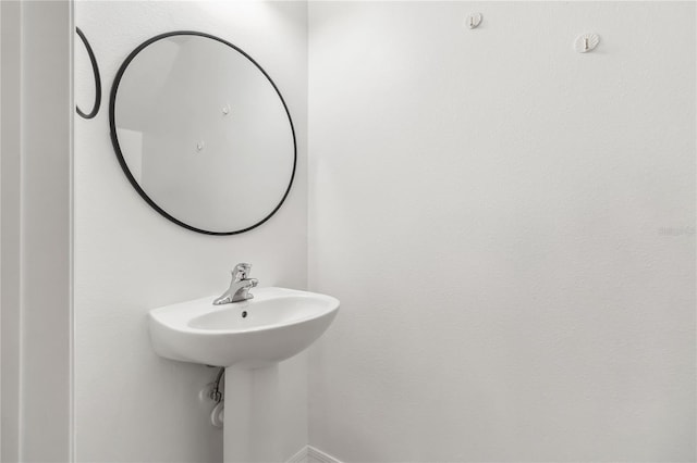1311 E 10th St, Apopka, FL 32703 - bathroom featuring a sink