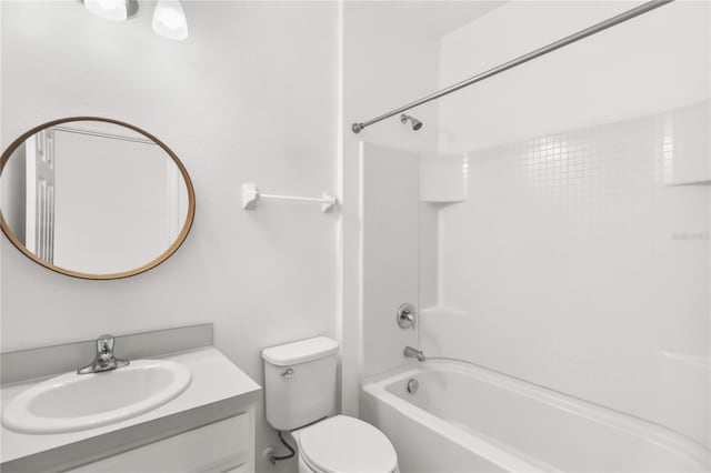 1311 E 10th St, Apopka, FL 32703 - bathroom with vanity and washtub / shower combination