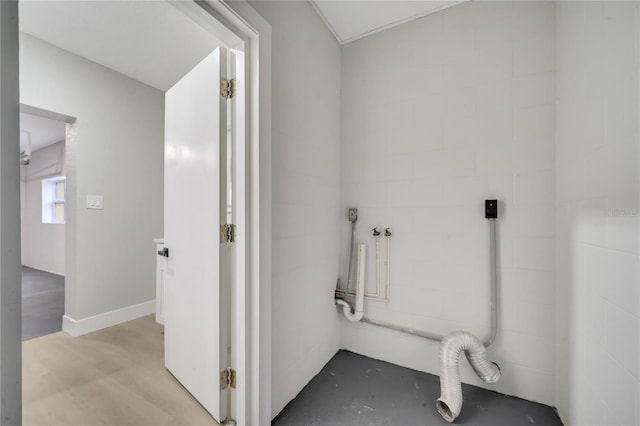 bathroom featuring concrete floors