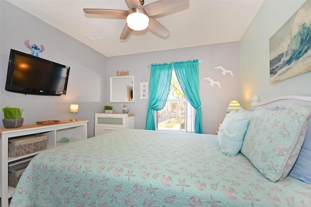 bedroom with ceiling fan