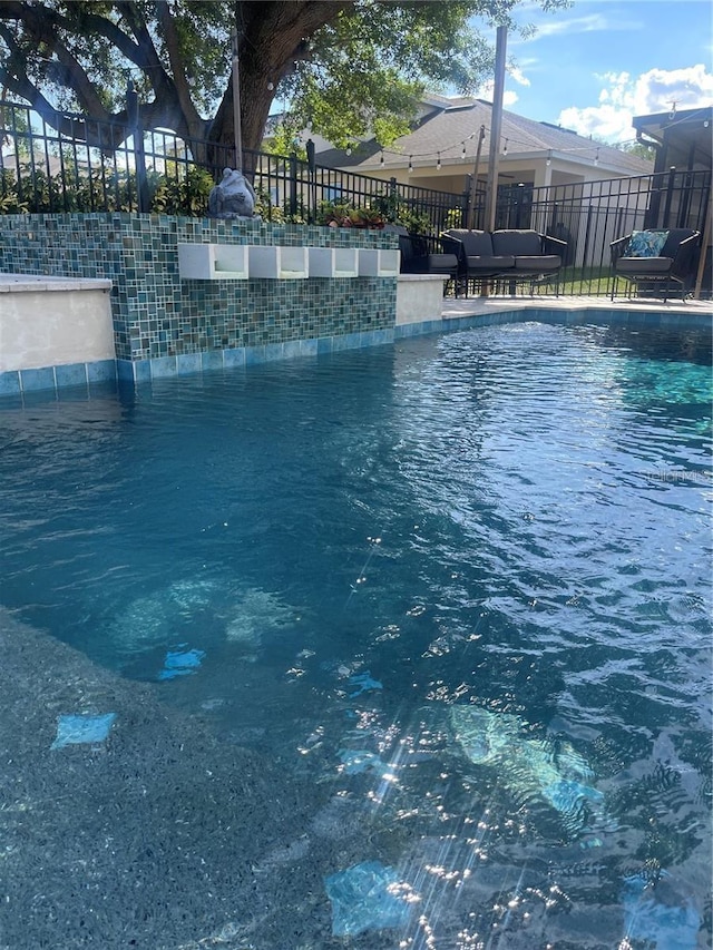 view of swimming pool