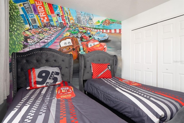 bedroom featuring a closet