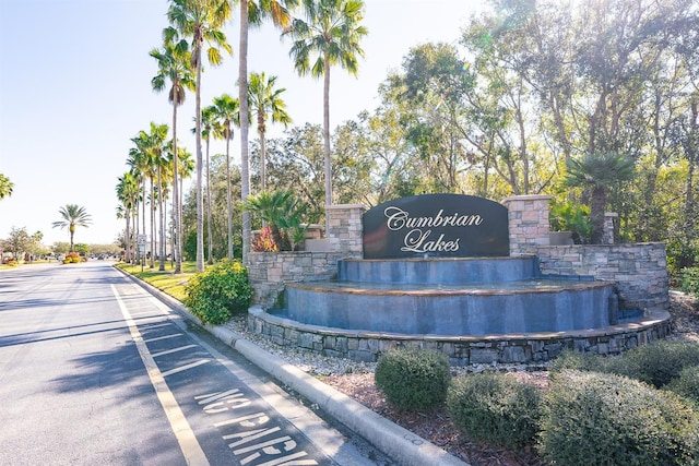 view of community / neighborhood sign